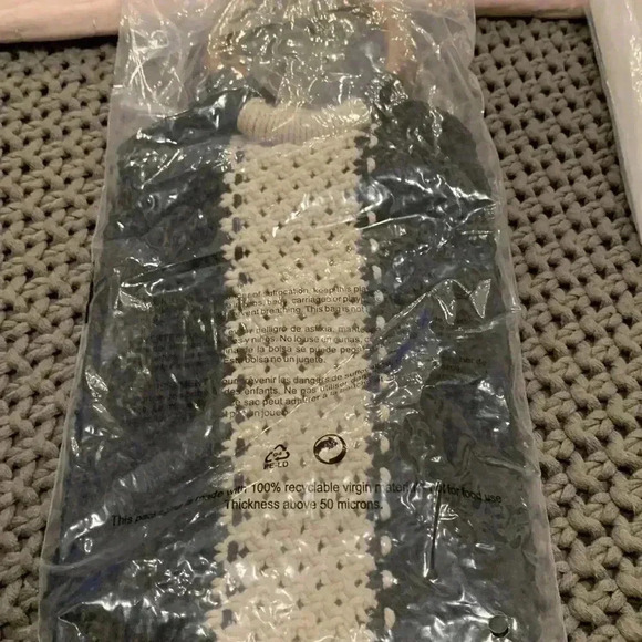 Laude the Label Mini Macramé Bag with Wooden Handles - Picture 7 of 7